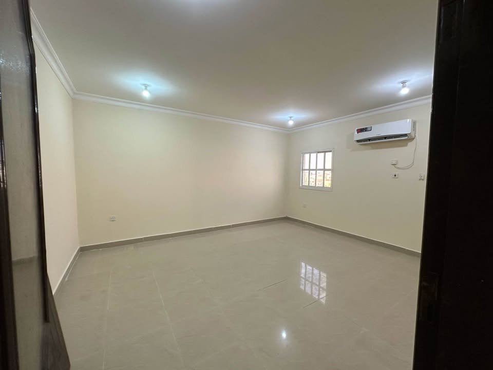 استوديو غير مفروشة للايجار في الدحيل