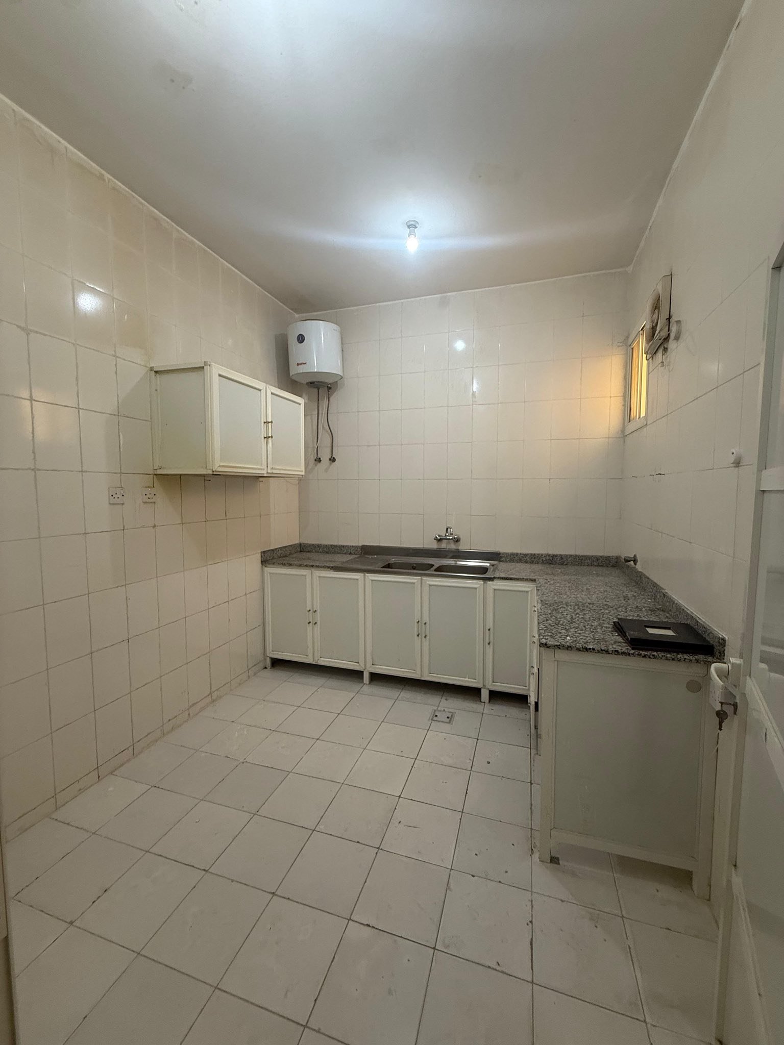 شقق غير مفروشة للايجار في أبو هامور