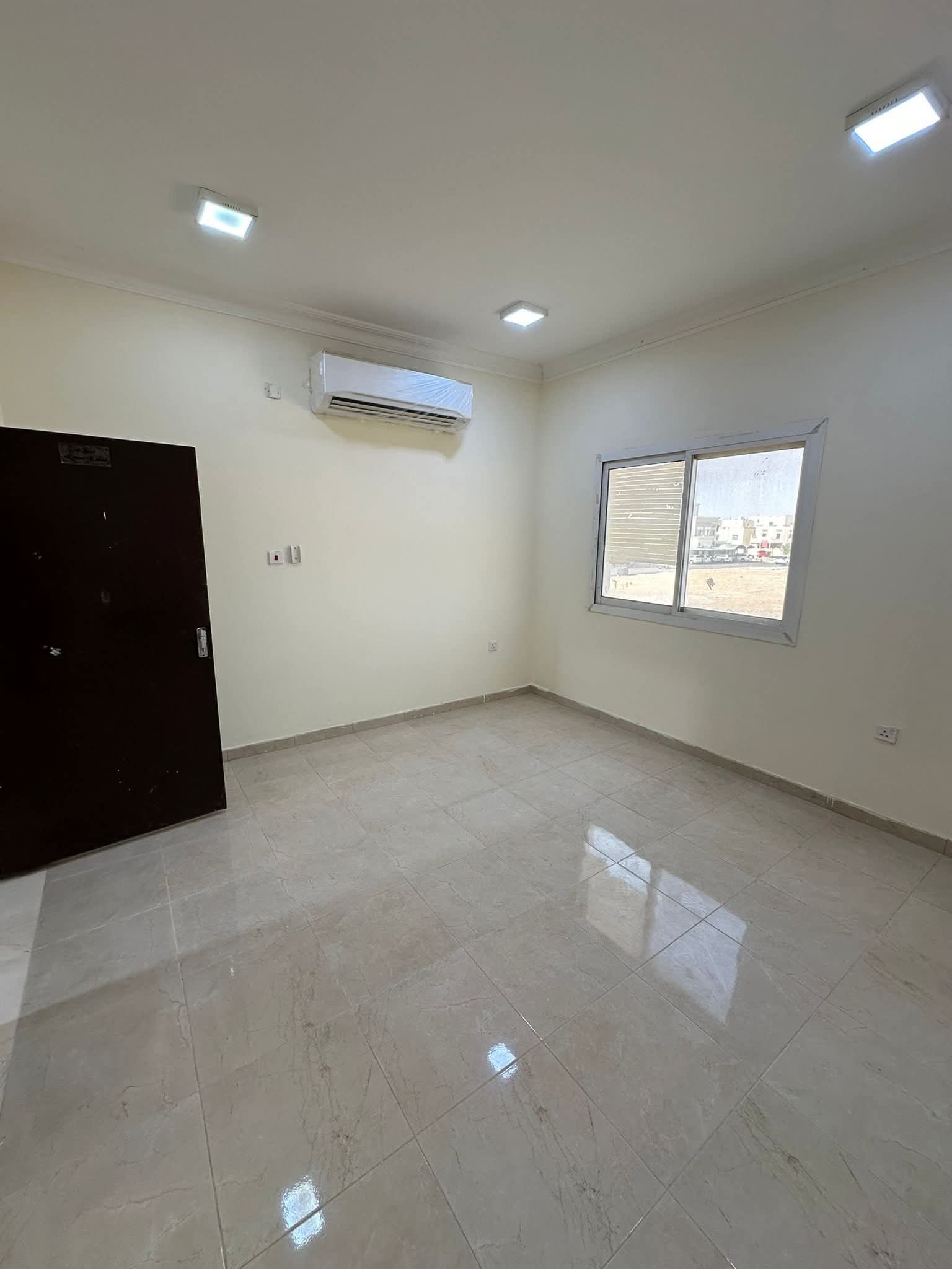 استوديو غير مفروشة للايجار في أم صلال على