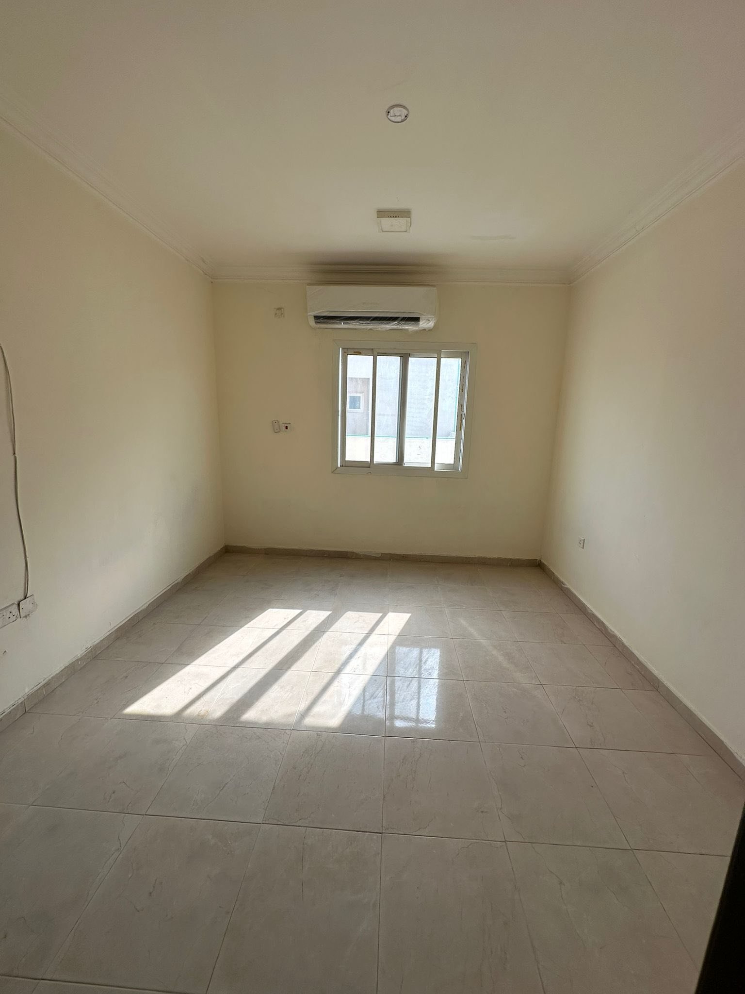 استوديو غير مفروشة للايجار في أم صلال على